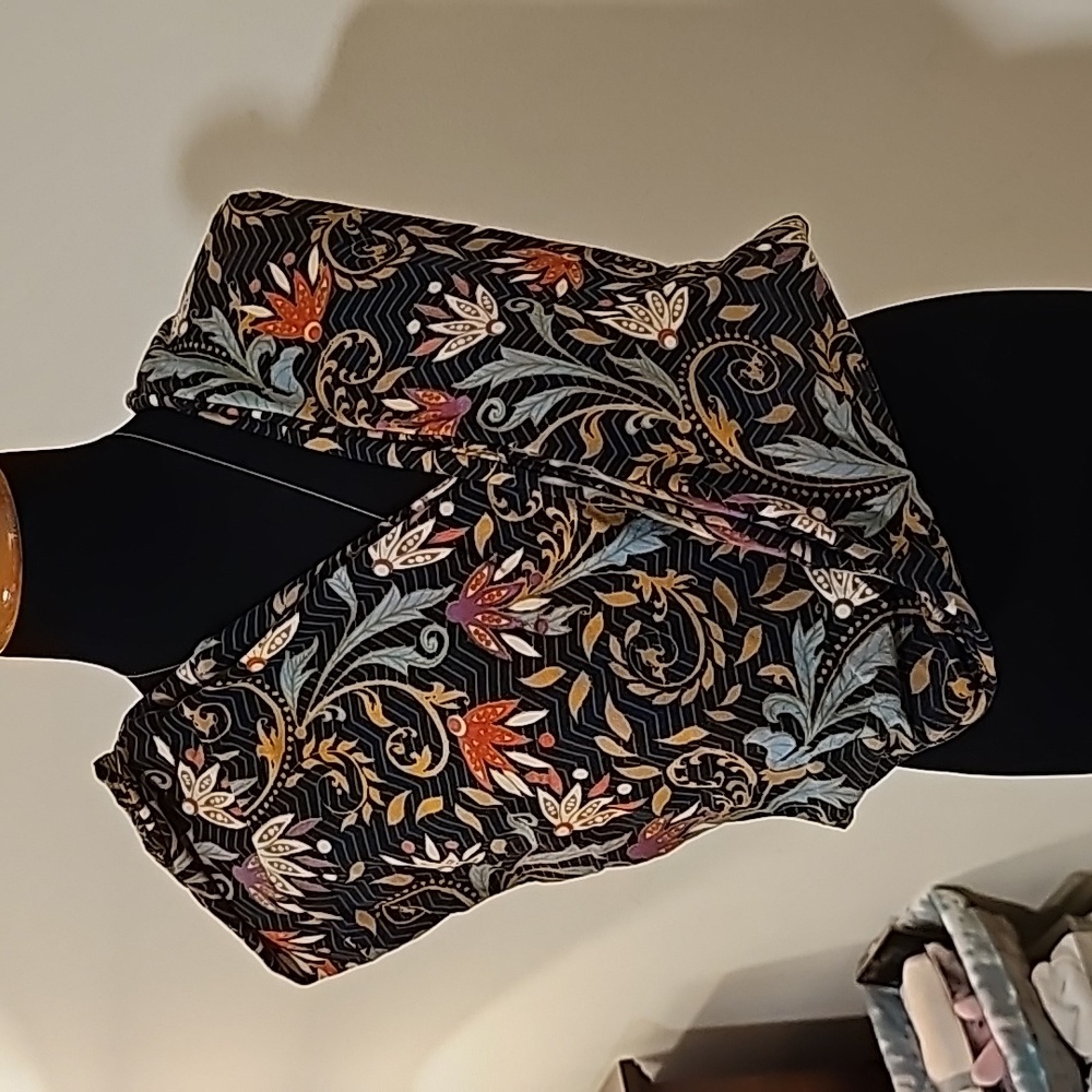 TC LuLaRoe leggings Floral